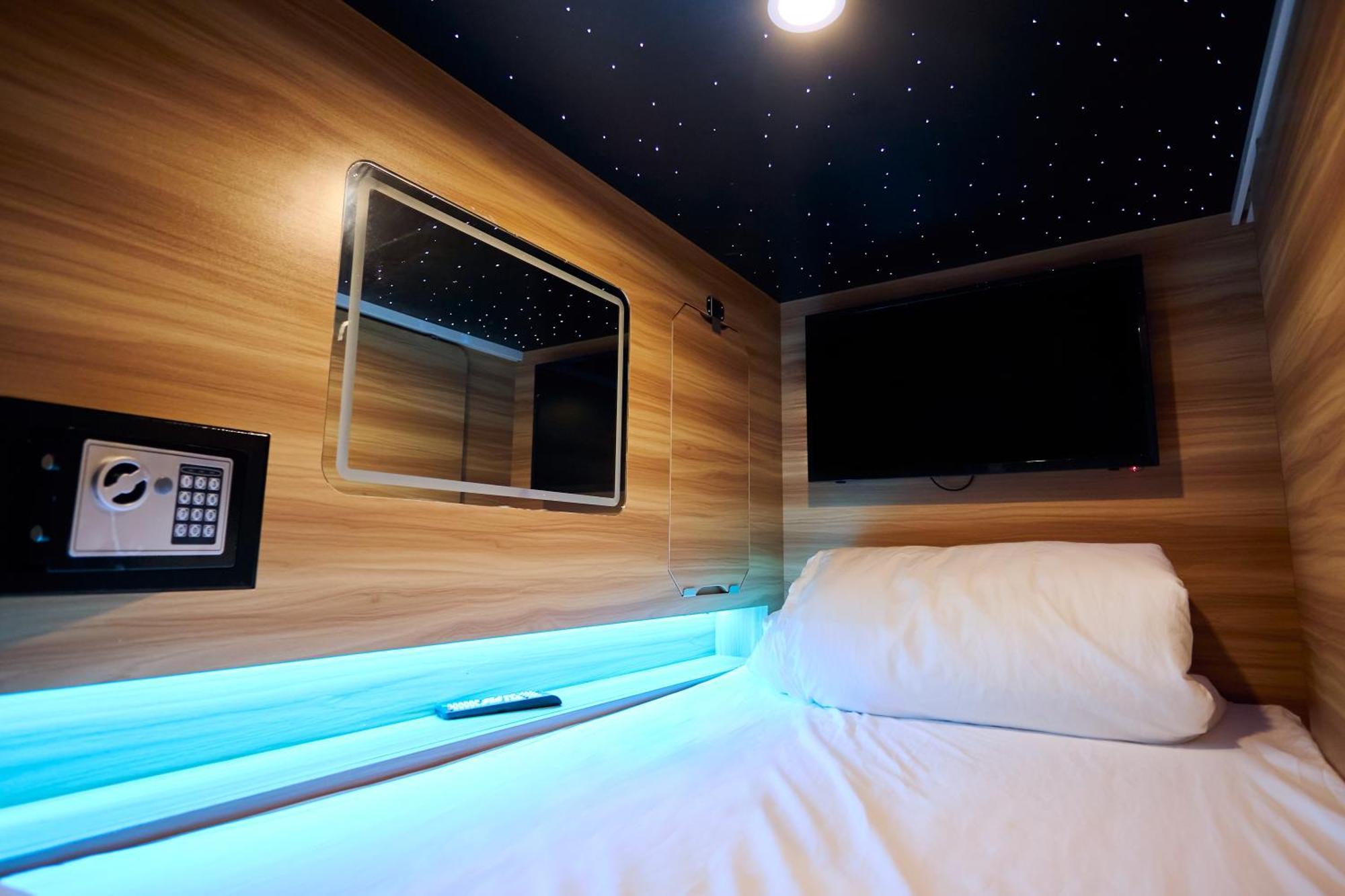 Pod Hotel Montreal Exterior photo
